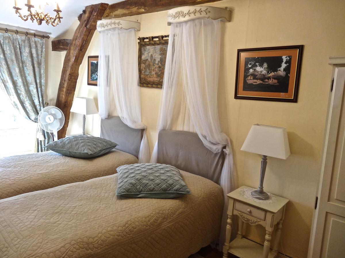 Bed and Breakfast Chateau Les Vallees Tournon-Saint-Pierre Екстер'єр фото