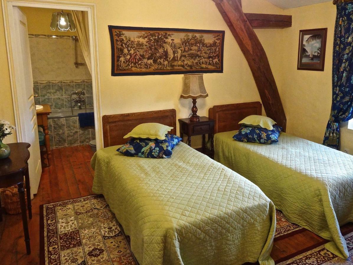 Bed and Breakfast Chateau Les Vallees Tournon-Saint-Pierre Екстер'єр фото